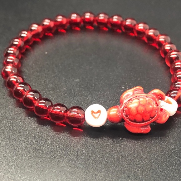 Hand Crafted Jewelry - Turtle Red Heart Beaded Stretch Bracelet